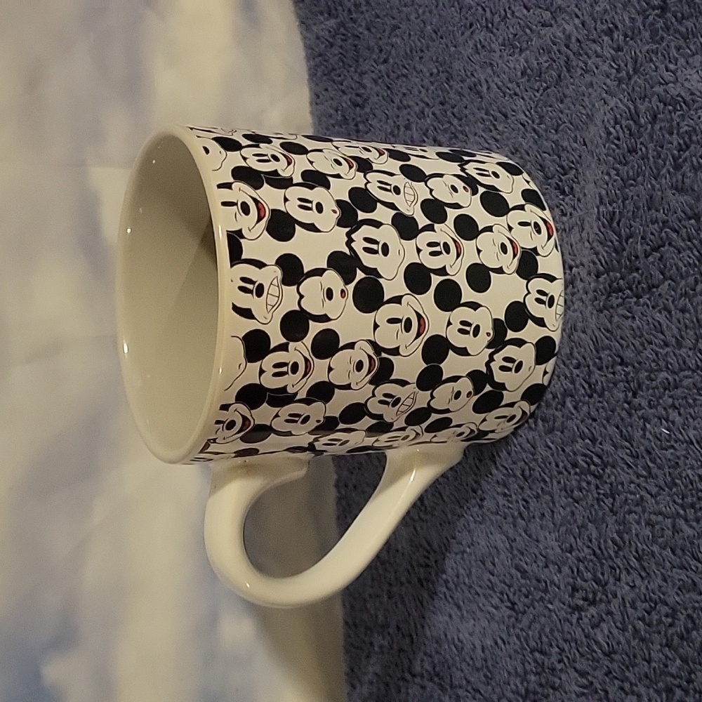 Disney Mickey Mouse 14 oz ceramic mug perfect condition - Picture 3 of 5